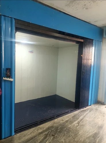 At HiTech Lift Engineering, we specialize in designing and installing Hydraulic Industrial & Goods Lifts in Bangalore that are built for heavy-duty material handling across factories, warehouses, commercial buildings, and industrial units.