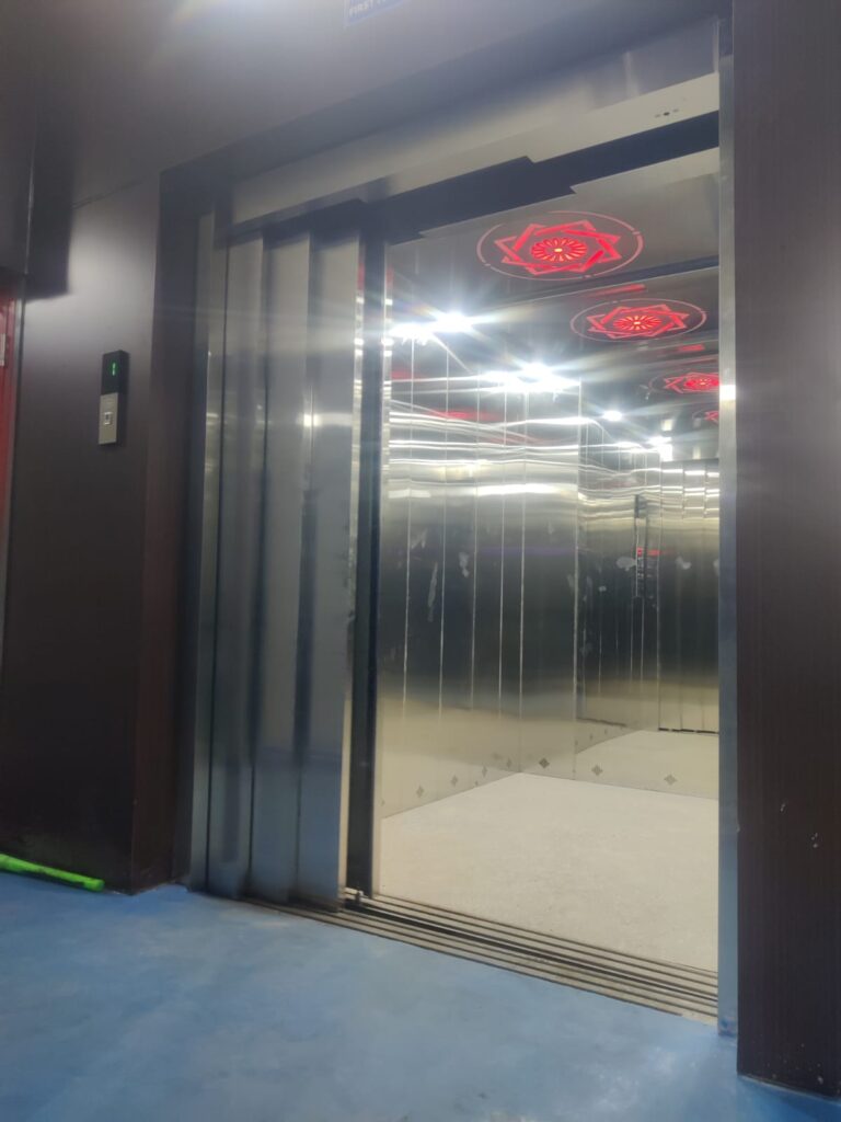 Hydraulic lifts in Bangalore